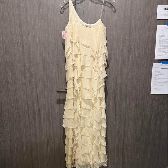 Designer (Maurizio Pecoraro) cream dress - great for a bride to be - Picture 1 of 2